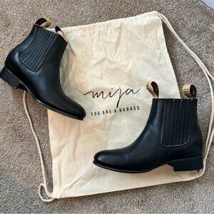 Mija Black Leather Ankle Boots Size 6.5